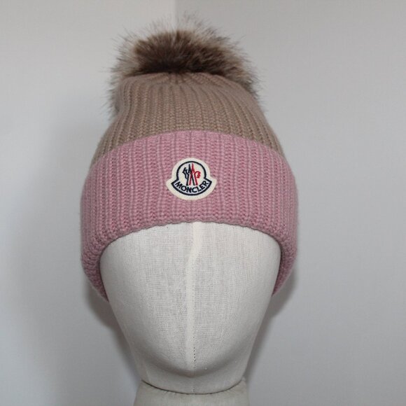 NWT Moncler Berretto Tricot Beanie Ski Snow Hat Knit One Size Pom Pom UNISEX - Picture 1 of 7